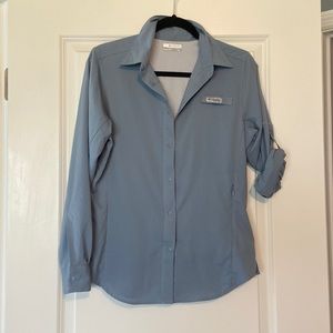 Columbia PFG Women’s Fitted button up long sleeve.